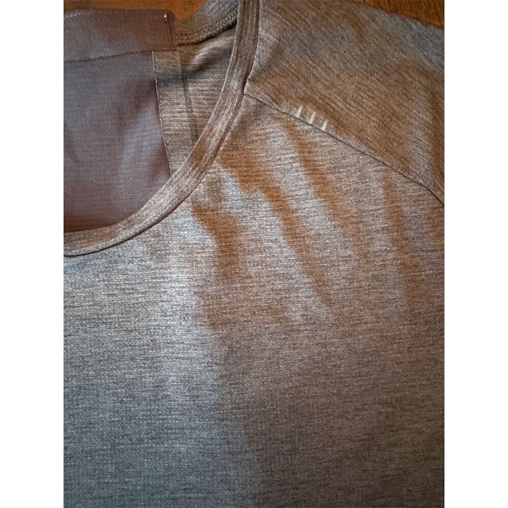 Lululemon Men's Short Sleeve Athletic T-Shirt Gray Size S - Picture 4 of 5